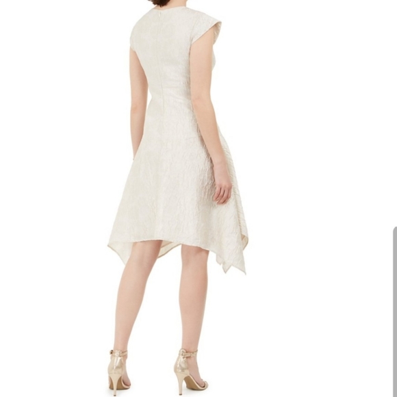 N Natori Botanical Jacquard Handkerchief-Hem Dress - Picture 2 of 3